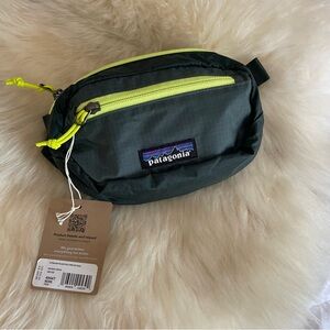 NWT Patagonia Ultralight Black Hole packable fanny pack cross body bag hip pack